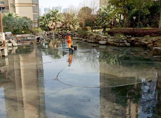 开化景观池淤泥清理